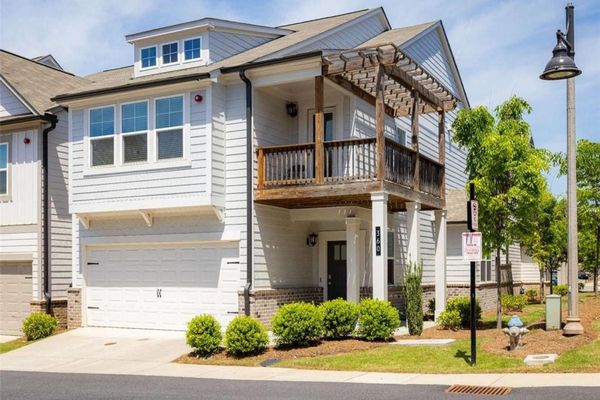 Craftsman-style Addison Point townhome in Woodstock GA with 2-car garage
